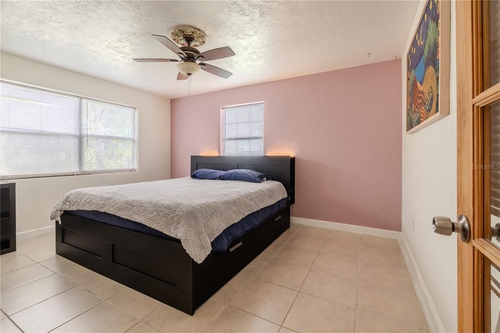 For Rent: $3,600 (3 beds, 2 baths, 1140 Square Feet)