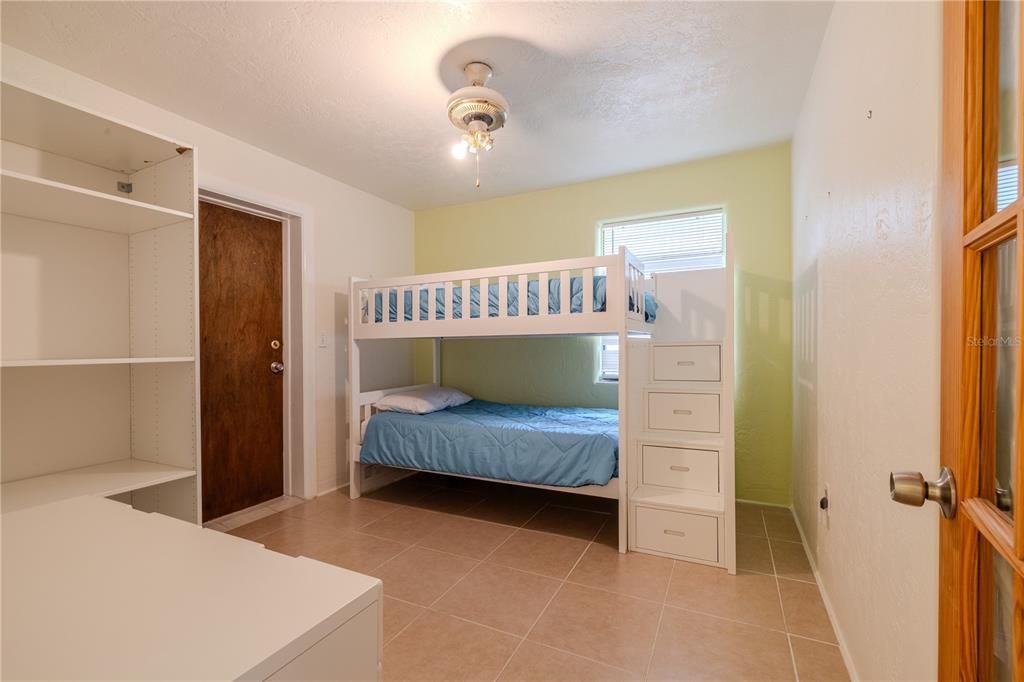 For Rent: $3,600 (3 beds, 2 baths, 1140 Square Feet)