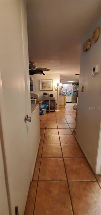 For Sale: $215,000 (2 beds, 1 baths, 1014 Square Feet)