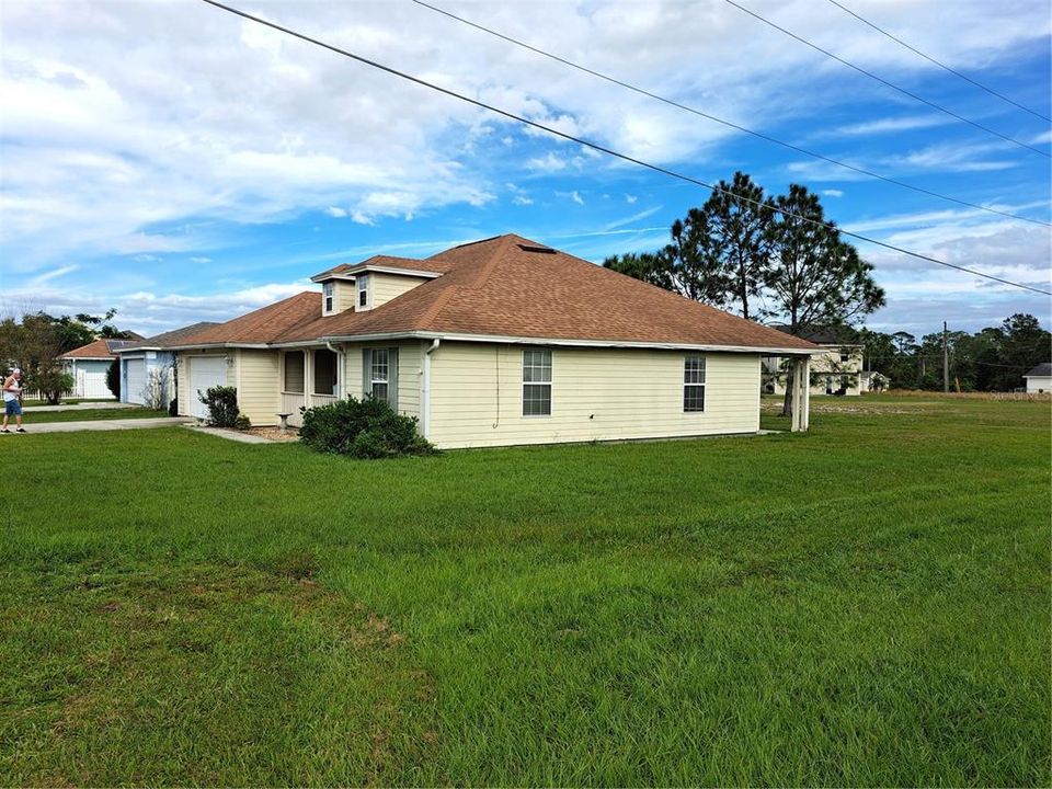 For Sale: $276,000 (3 beds, 2 baths, 1587 Square Feet)