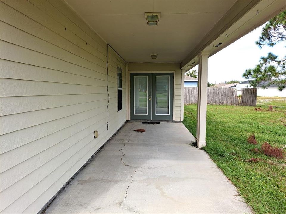 For Sale: $276,000 (3 beds, 2 baths, 1587 Square Feet)