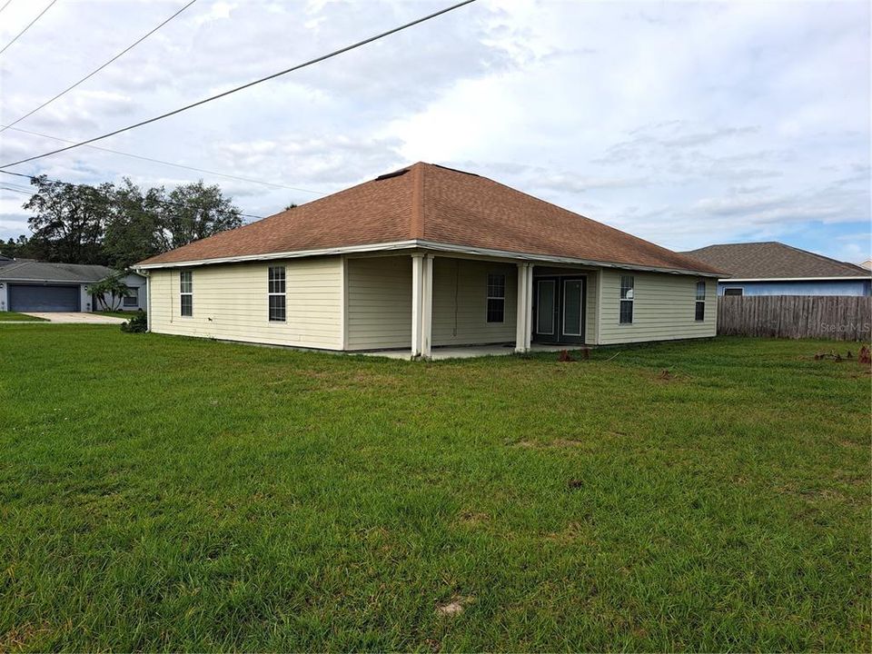 For Sale: $276,000 (3 beds, 2 baths, 1587 Square Feet)