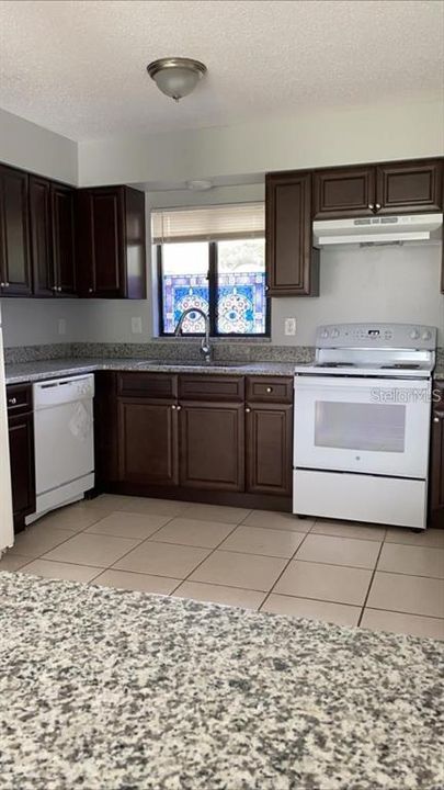 For Rent: $1,449 (2 beds, 1 baths, 950 Square Feet)