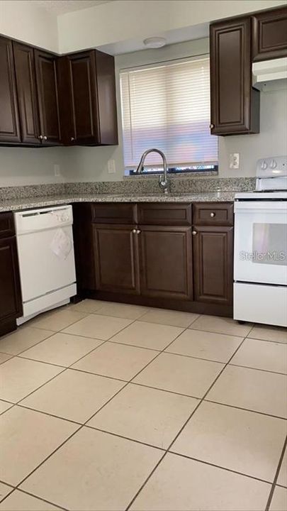 For Rent: $1,449 (2 beds, 1 baths, 950 Square Feet)