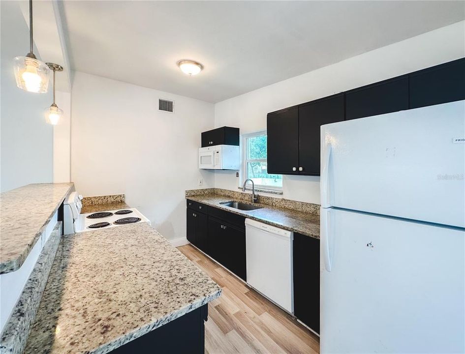 For Sale: $314,900 (3 beds, 2 baths, 1200 Square Feet)