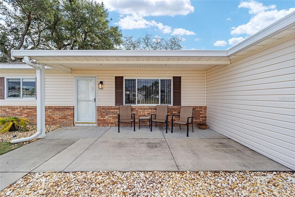 For Sale: $259,900 (2 beds, 2 baths, 1296 Square Feet)