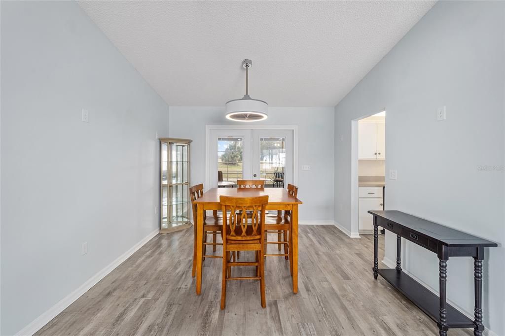 For Sale: $259,900 (2 beds, 2 baths, 1296 Square Feet)