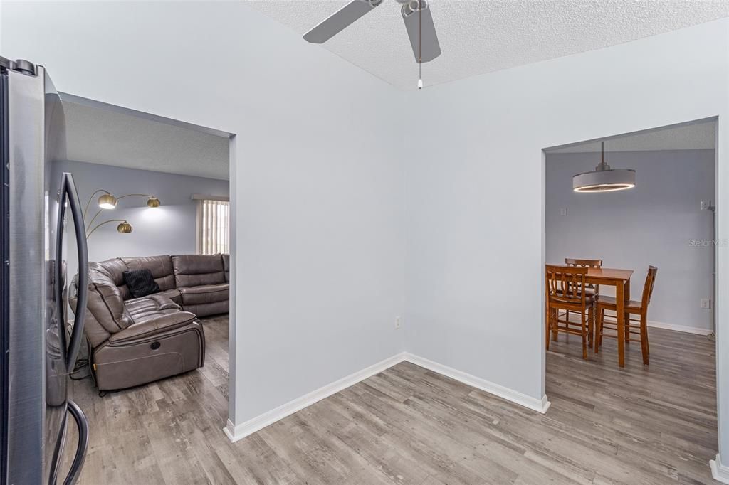 For Sale: $259,900 (2 beds, 2 baths, 1296 Square Feet)