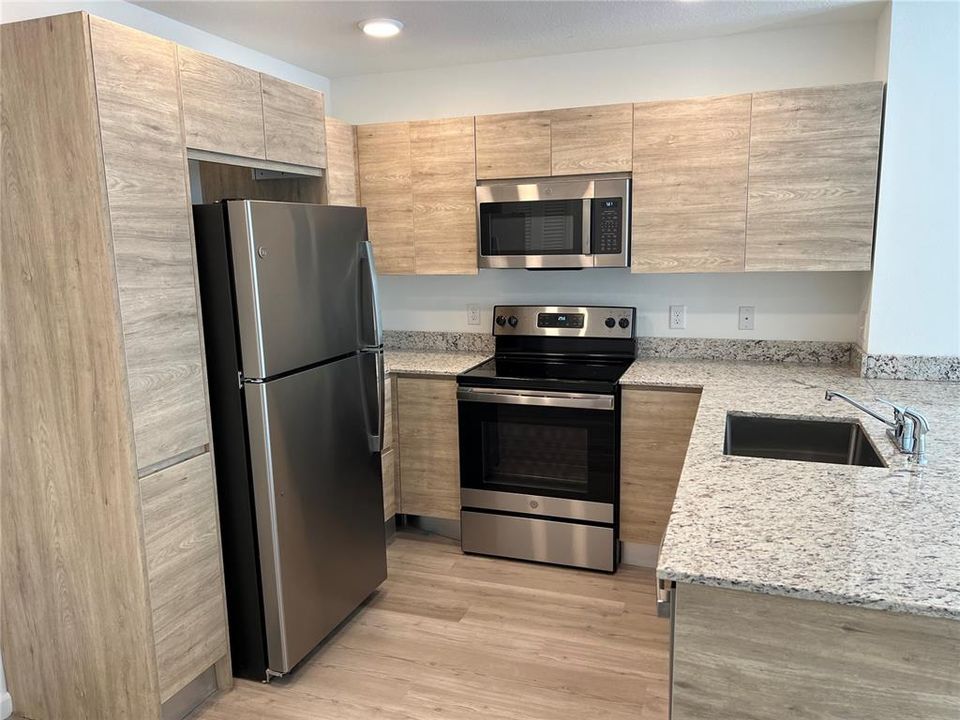 For Rent: $2,100 (2 beds, 2 baths, 1153 Square Feet)