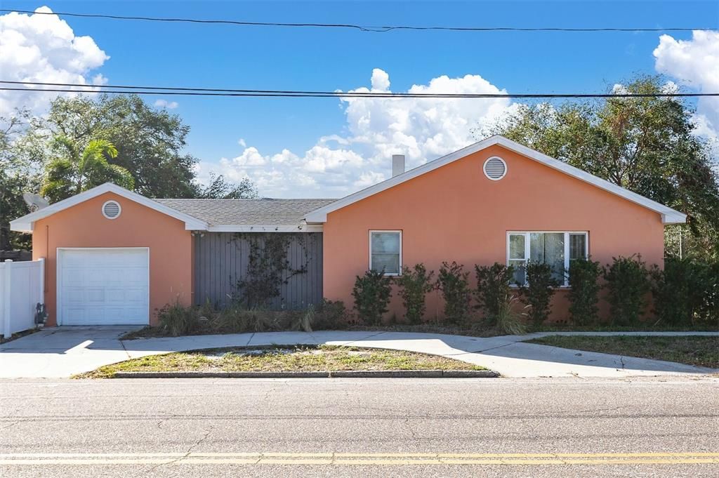 For Sale: $650,000 (3 beds, 2 baths, 1500 Square Feet)