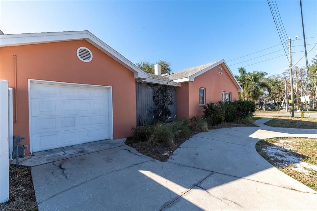 For Sale: $650,000 (3 beds, 2 baths, 1500 Square Feet)