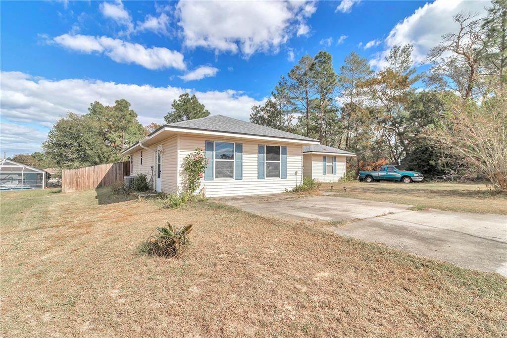 For Sale: $239,900 (3 beds, 2 baths, 1737 Square Feet)