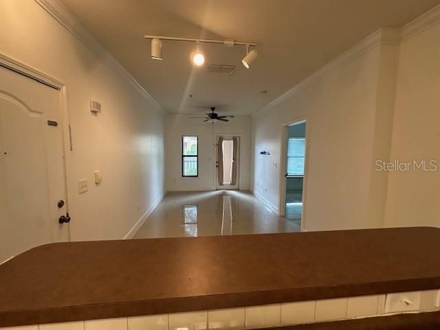 For Rent: $1,295 (1 beds, 1 baths, 598 Square Feet)