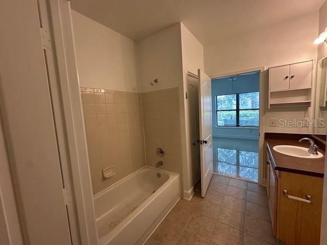 For Rent: $1,295 (1 beds, 1 baths, 598 Square Feet)