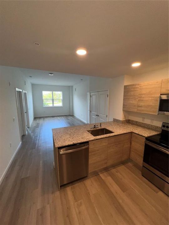 For Rent: $2,200 (2 beds, 2 baths, 1153 Square Feet)