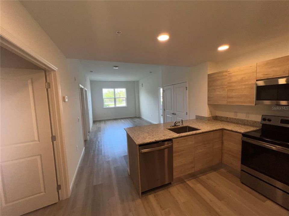 For Rent: $2,200 (2 beds, 2 baths, 1153 Square Feet)