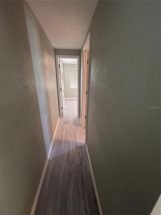 2nd/3rd bedroom hallway