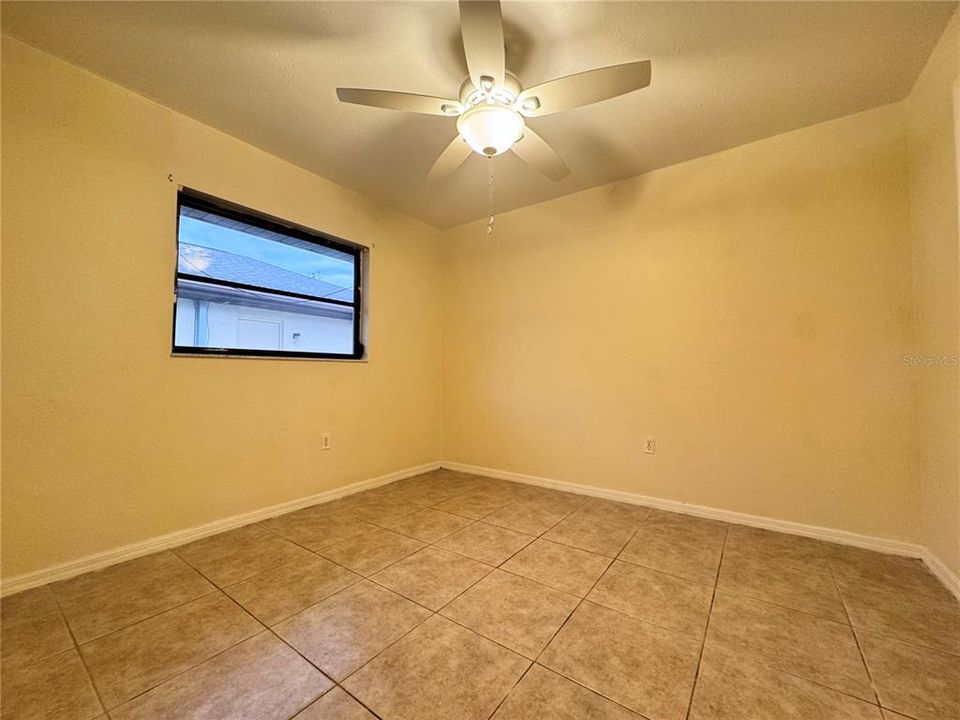 For Rent: $2,250 (3 beds, 2 baths, 1849 Square Feet)