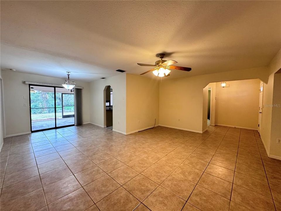 For Rent: $2,250 (3 beds, 2 baths, 1849 Square Feet)