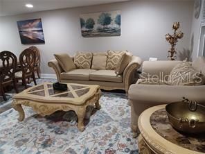 beautiful living rm with upscale laminate floor