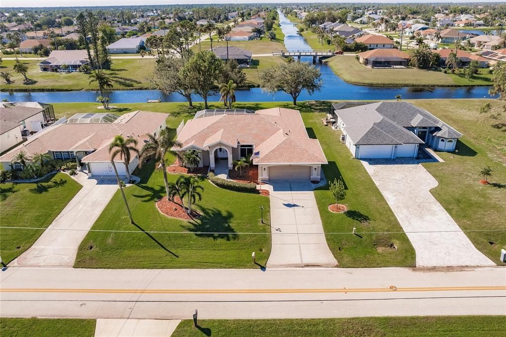 For Sale: $499,000 (3 beds, 3 baths, 2407 Square Feet)