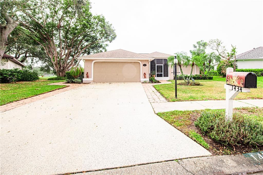 For Sale: $585,000 (3 beds, 2 baths, 1971 Square Feet)