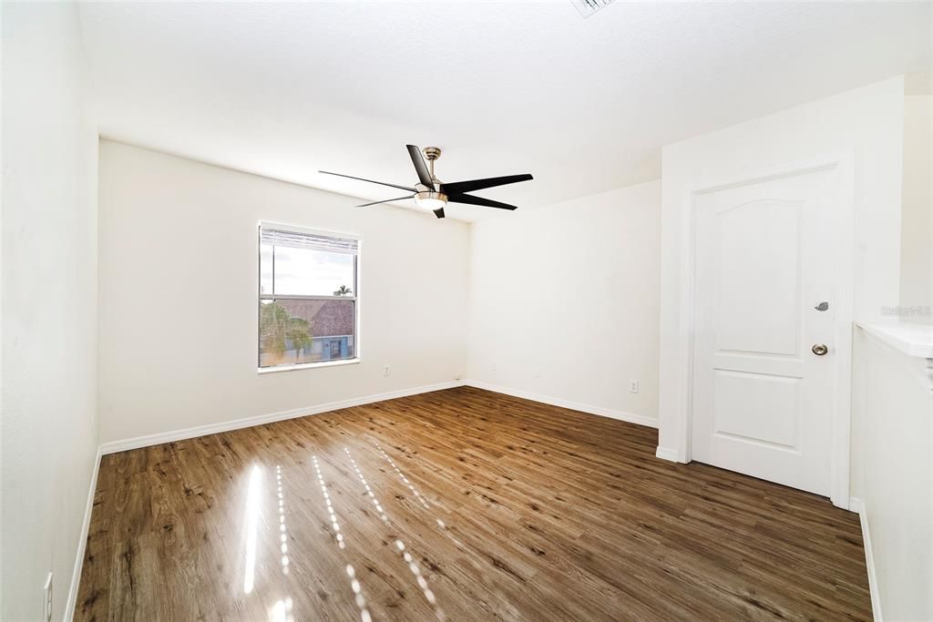 Upstairs Loft/ Living Room