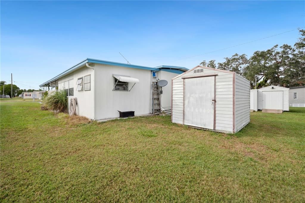 Detached workshop in the back of home.