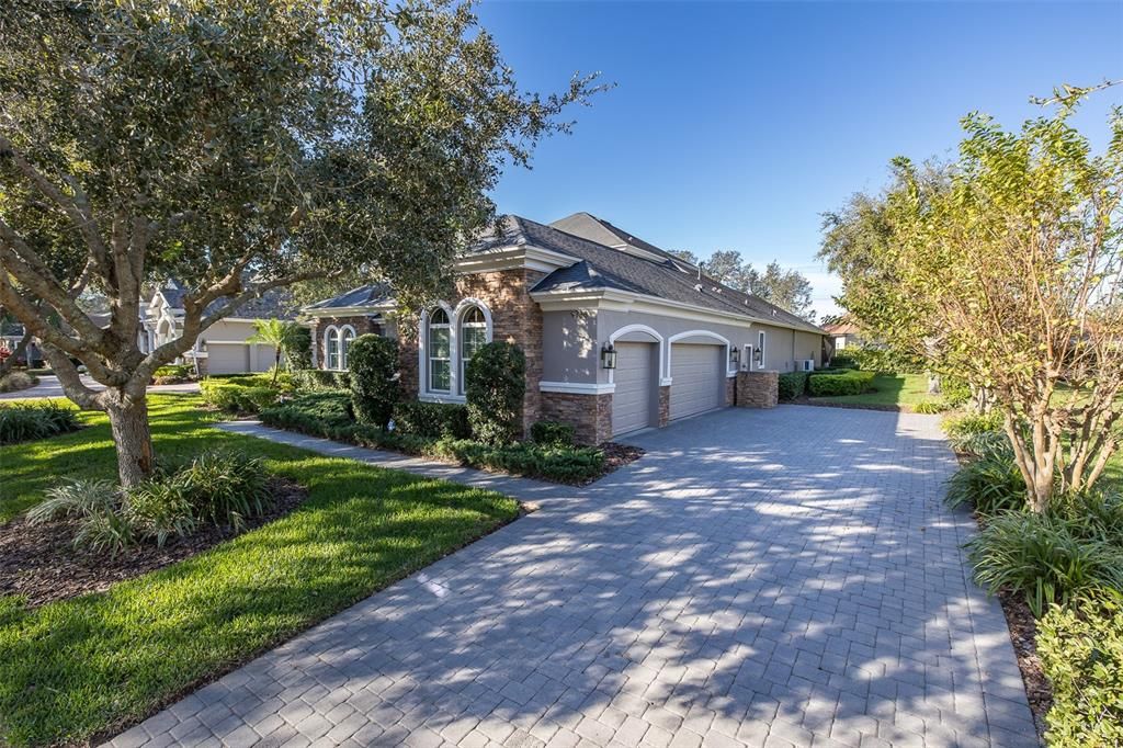 Expansive Driveway!