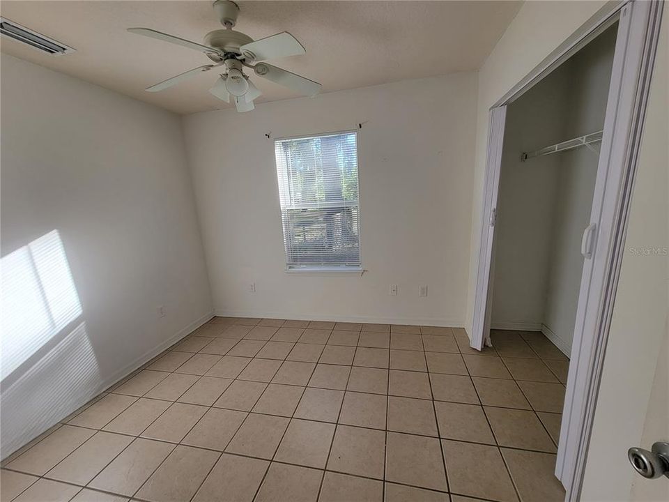 For Rent: $1,300 (3 beds, 2 baths, 1162 Square Feet)