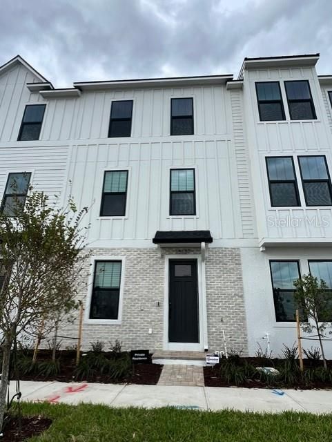 Recently Sold: $475,000 (3 beds, 2 baths, 1881 Square Feet)
