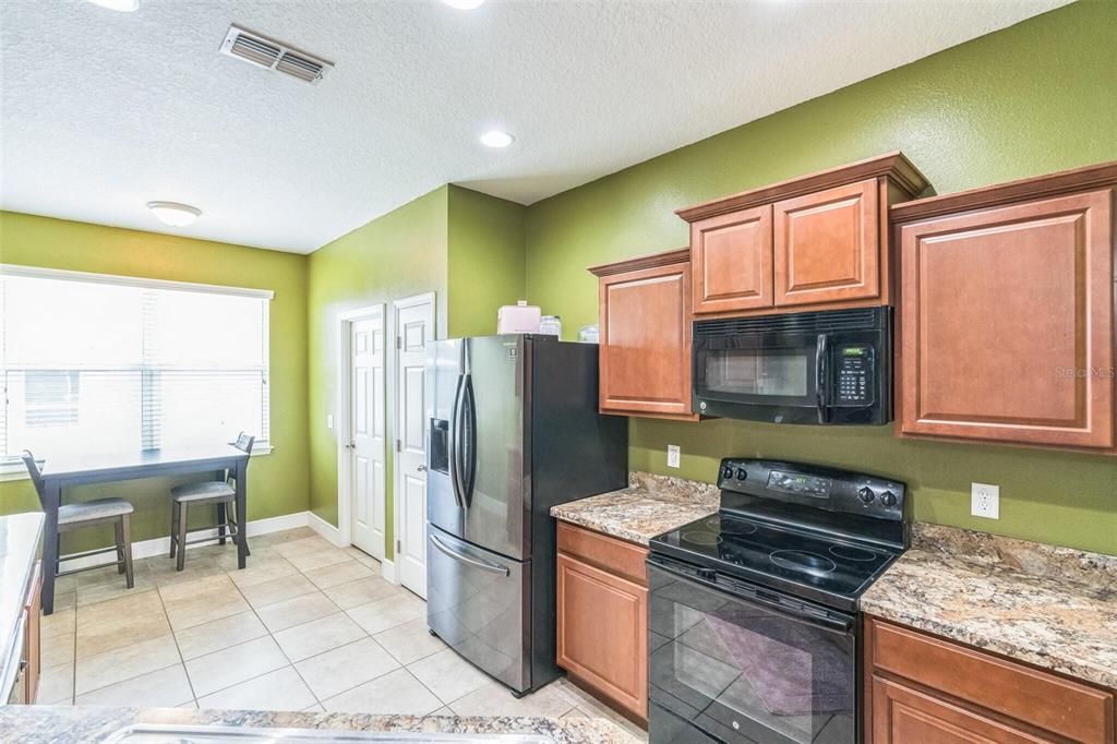 For Sale: $299,900 (3 beds, 2 baths, 1576 Square Feet)