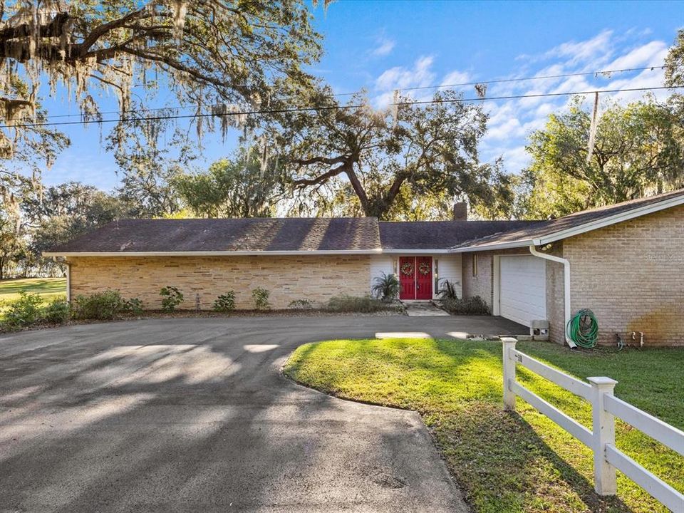 For Sale: $1,780,000 (4 beds, 3 baths, 3574 Square Feet)