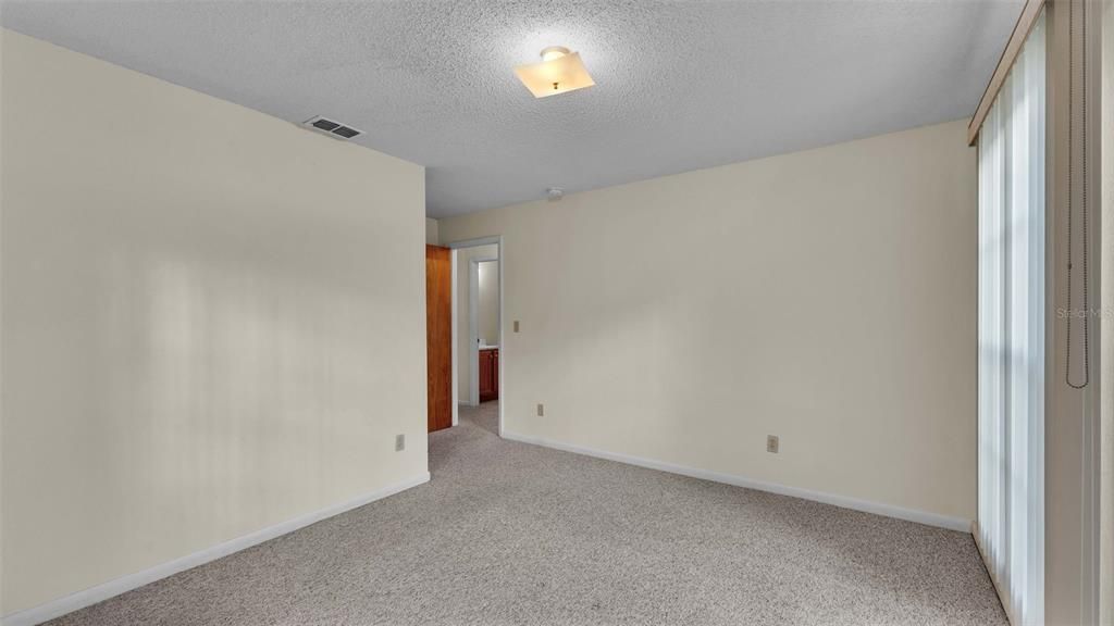 For Sale: $149,000 (2 beds, 2 baths, 858 Square Feet)