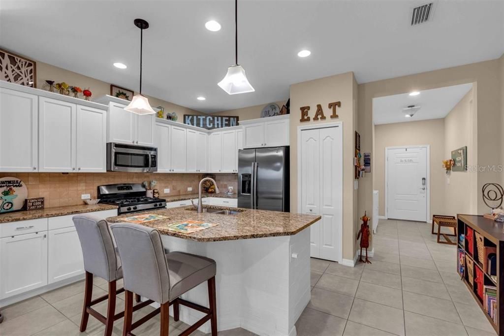 For Sale: $439,000 (3 beds, 2 baths, 1525 Square Feet)