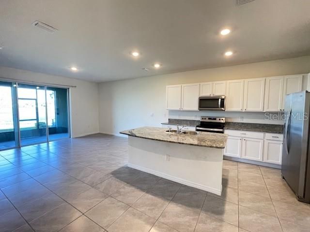 For Rent: $1,950 (3 beds, 2 baths, 1688 Square Feet)