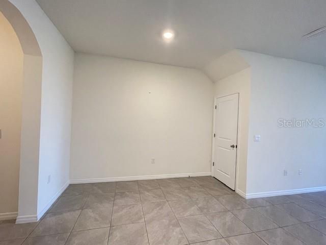 For Rent: $1,950 (3 beds, 2 baths, 1688 Square Feet)