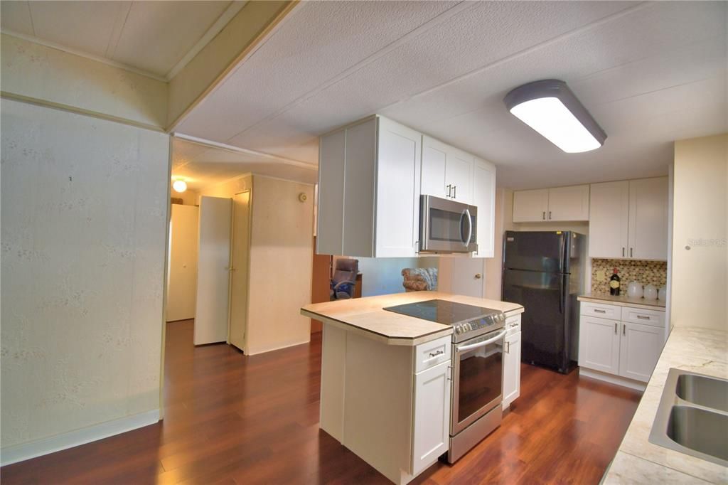 For Sale: $136,000 (2 beds, 2 baths, 1440 Square Feet)