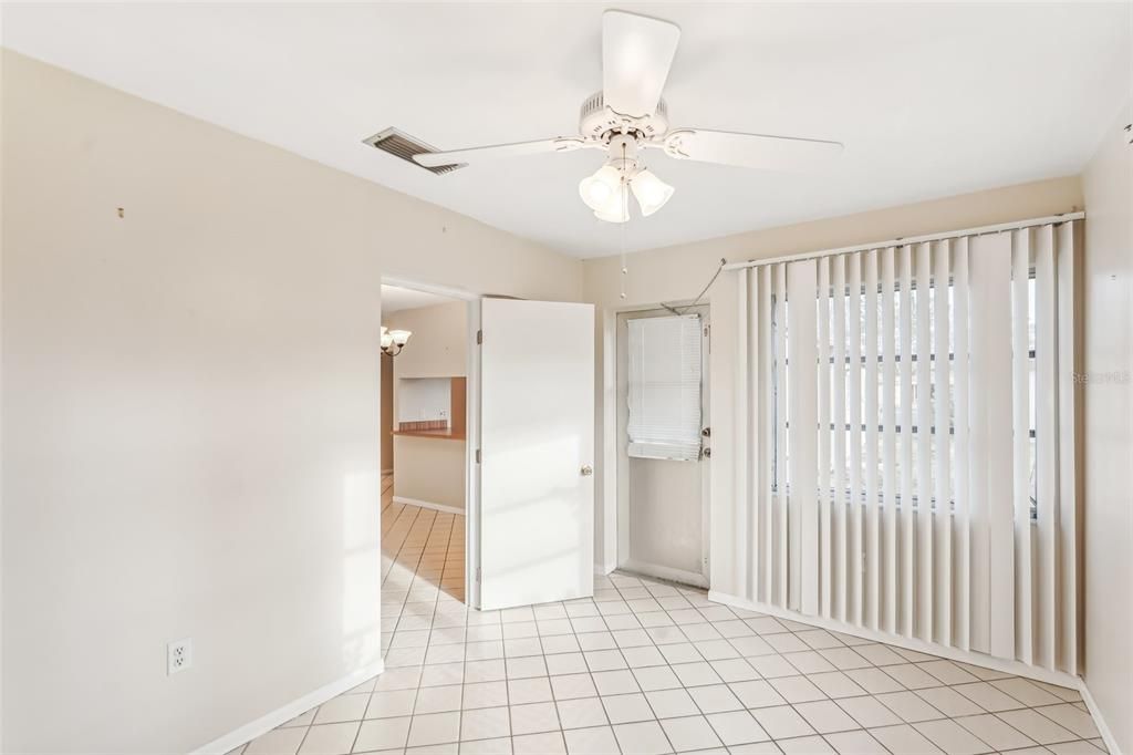 For Sale: $275,000 (2 beds, 2 baths, 1352 Square Feet)