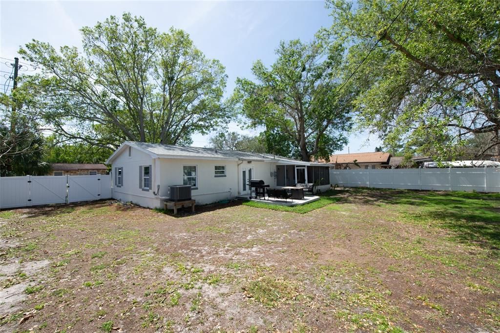 For Sale: $270,000 (3 beds, 2 baths, 1248 Square Feet)