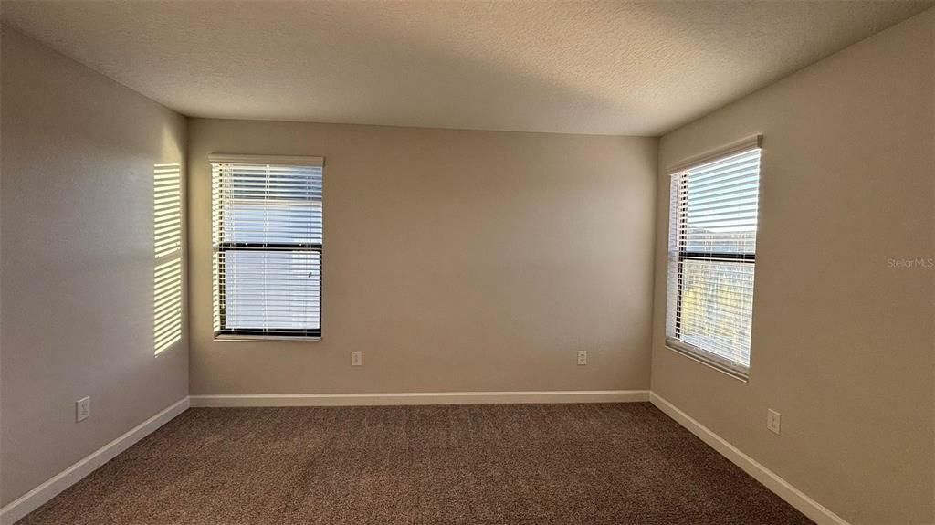 For Rent: $3,045 (3 beds, 2 baths, 2199 Square Feet)