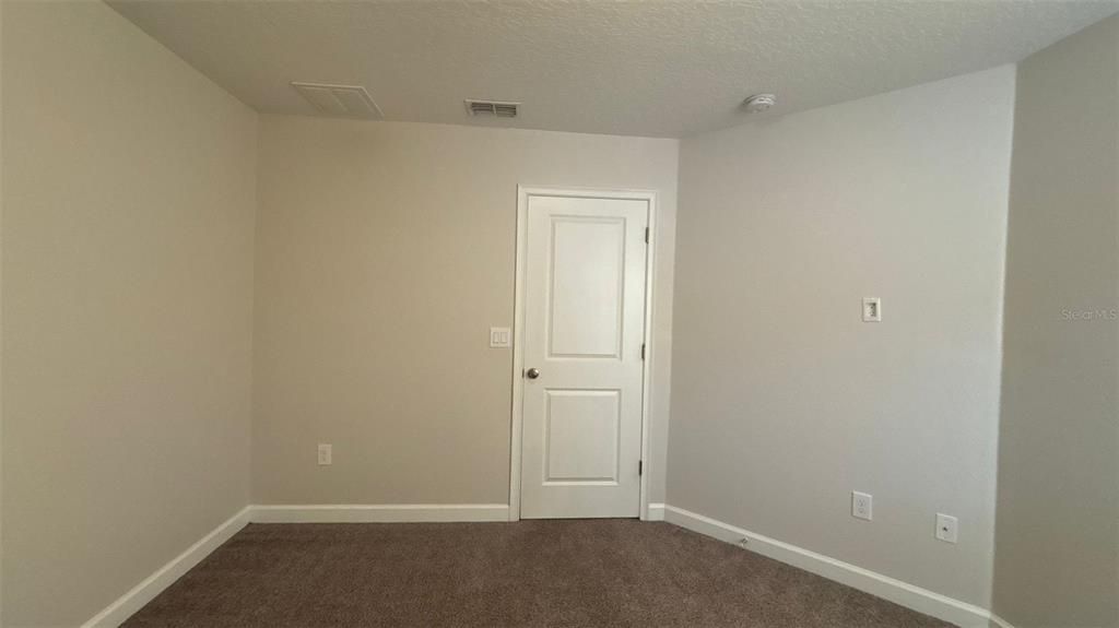 For Rent: $3,045 (3 beds, 2 baths, 2199 Square Feet)