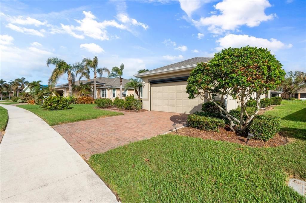 For Sale: $515,000 (3 beds, 2 baths, 2253 Square Feet)