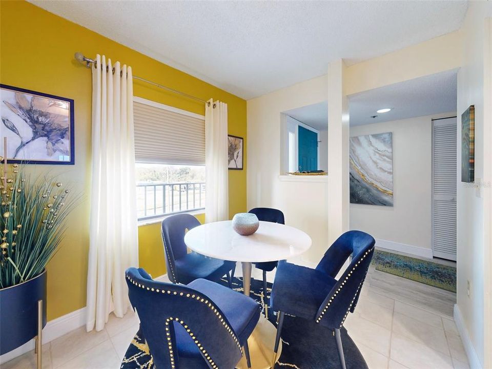 For Sale: $329,000 (2 beds, 2 baths, 1352 Square Feet)