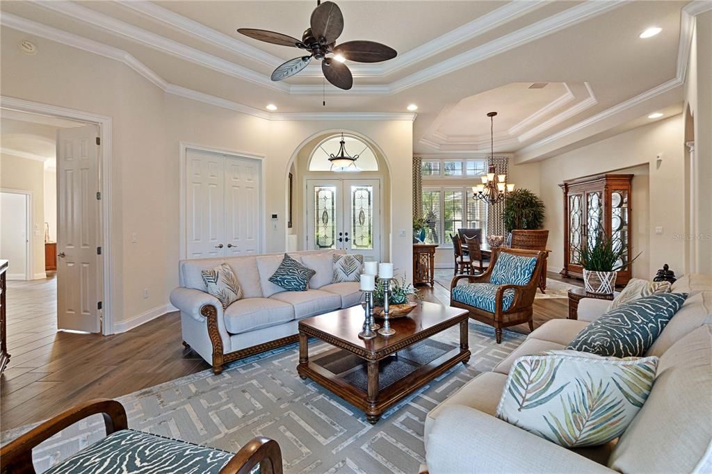 Tray Ceiling w/Double Crown Molding