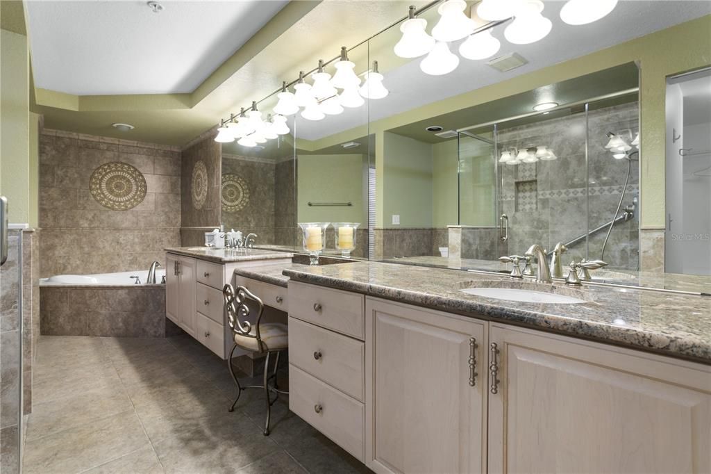 На продажу: $1,150,000 (5 спален, 4 ванн, 3470 Квадратных фут)