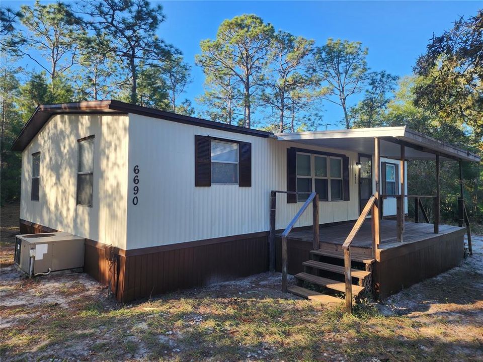 For Sale: $149,999 (3 beds, 2 baths, 1100 Square Feet)