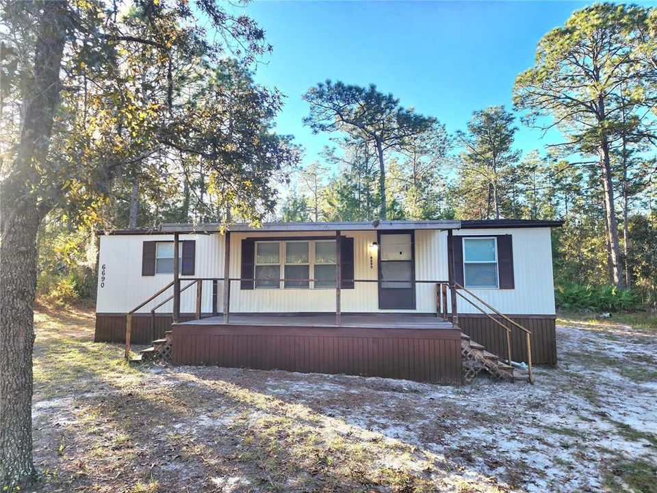 For Sale: $149,999 (3 beds, 2 baths, 1100 Square Feet)