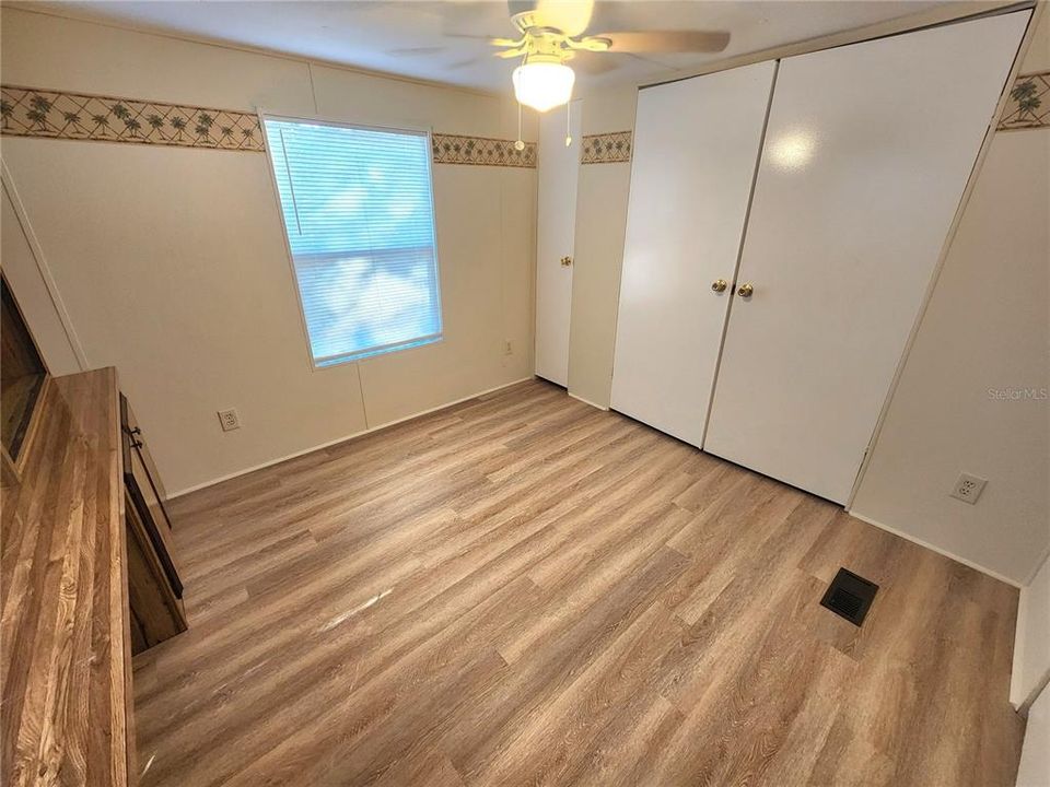 For Sale: $149,999 (3 beds, 2 baths, 1100 Square Feet)