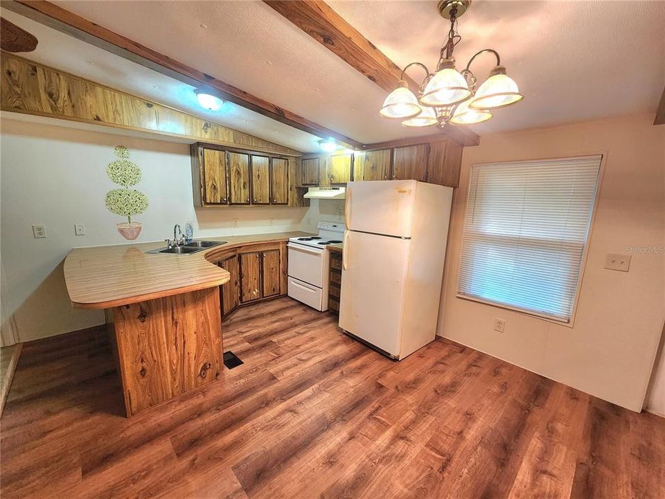 For Sale: $149,999 (3 beds, 2 baths, 1100 Square Feet)